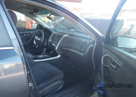 2013 Nissan Altima 2.5 S z USA, uszkodzony, nr VIN 1N4AL3AP5DN552276